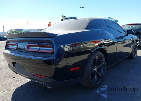 2017 Dodge Challenger R/T Shaker из США, поврежденный, VIN 2C3CDZBTXHH640919